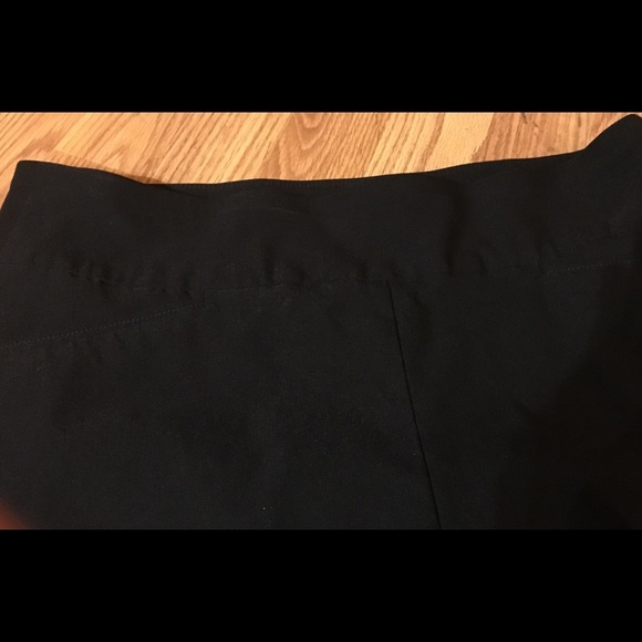 Ladies Attyre black knit shorts sz 12 - Picture 4 of 7